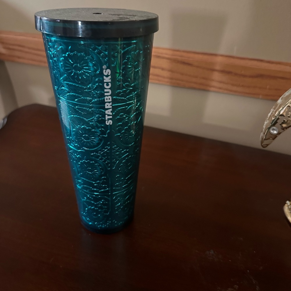 Starbucks Tumblr - Picture 2 of 3